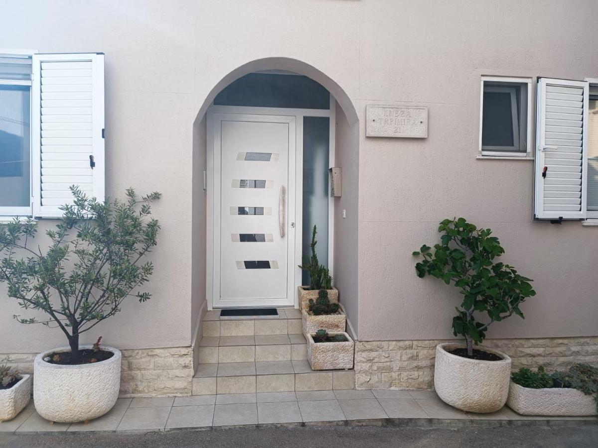 Apartments Vrime Biograd Na Moru Bagian luar foto