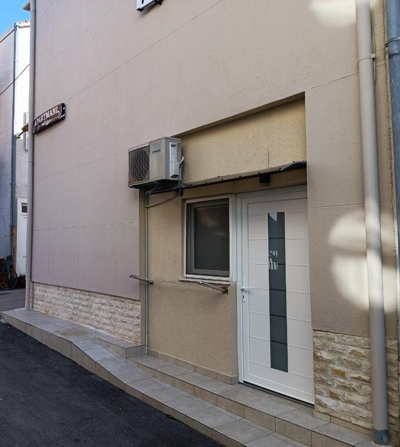 Apartments Vrime Biograd Na Moru Bagian luar foto