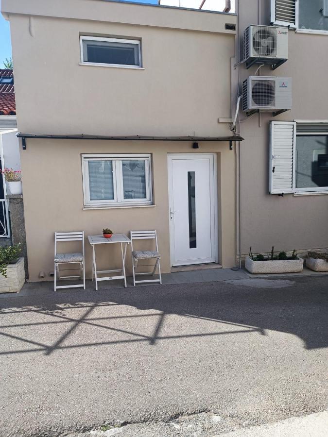 Apartments Vrime Biograd Na Moru Bagian luar foto