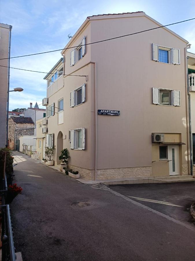Apartments Vrime Biograd Na Moru Bagian luar foto